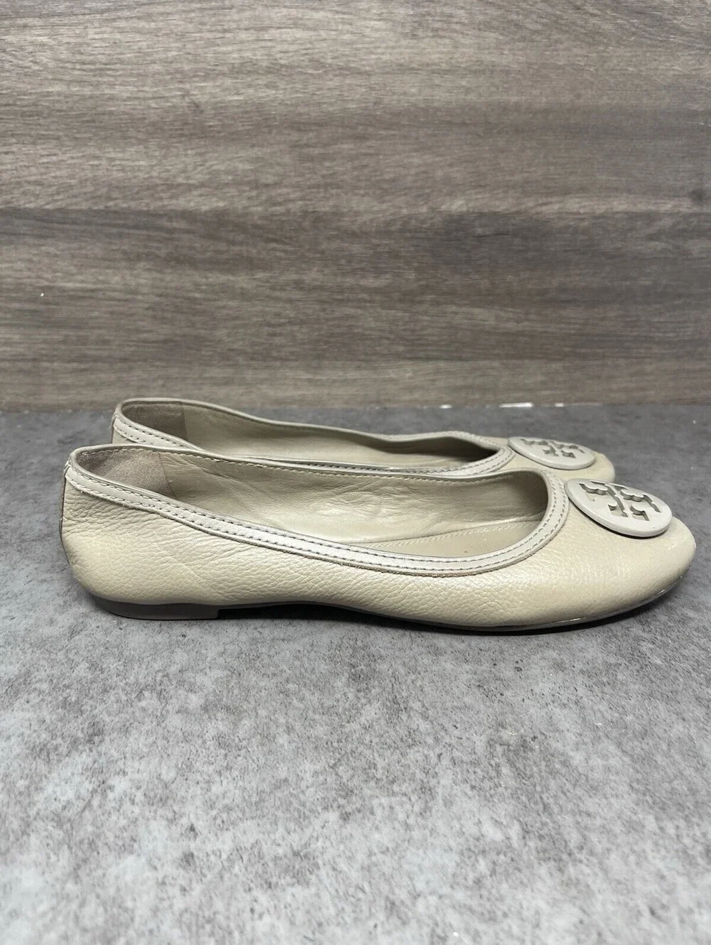 Tory Burch Travel Ballet Flats Womens Size 8 Grey Neutral Leather Slip On Shoes